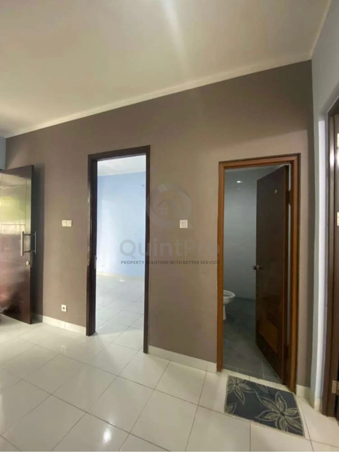 Rumah 3+1KT Disewa di The Spring Serpong Jaya BSD, 2 Lantai Carport 2 Mobil — foto 3