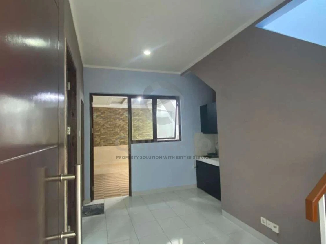 Rumah 3+1KT Disewa di The Spring Serpong Jaya BSD, 2 Lantai Carport 2 Mobil — foto 4
