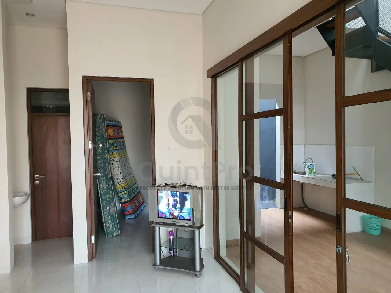 Rumah 3KT 2 Lantai di Pesona Rembulan Serpong, SHM Siap Huni — foto 3