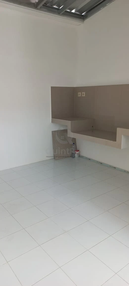 Rumah Modern 2KT di Serpong Paradise BSD, 5 Menit Jalan Raya Puspiptek SHM — foto 3