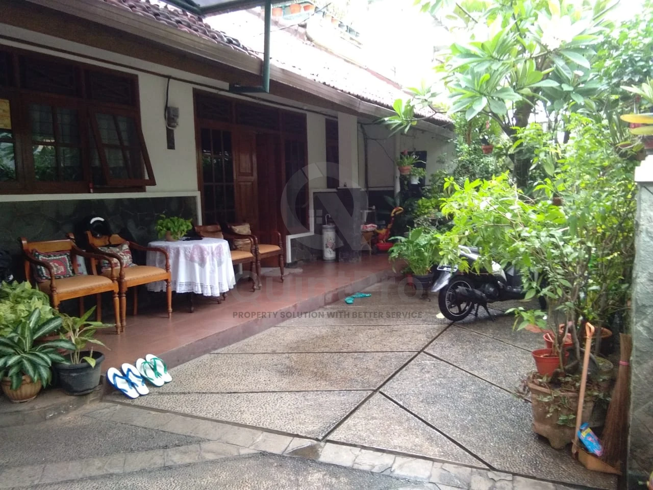 Rumah 5+1KT 250m² di Kebayoran Jakarta, SHM Siap Renovasi — foto 2