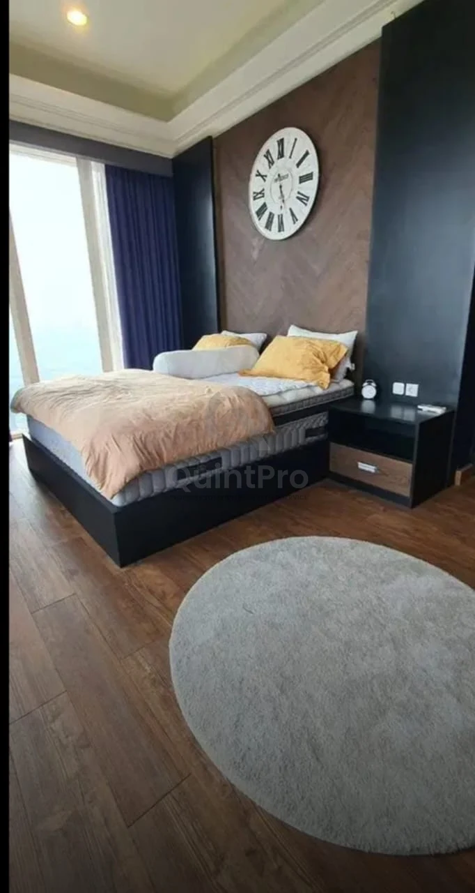 Apartemen Junior Penthouse 2+1BR di Pondok Indah, Marmer Italia Fully Furnished SHM — foto 5