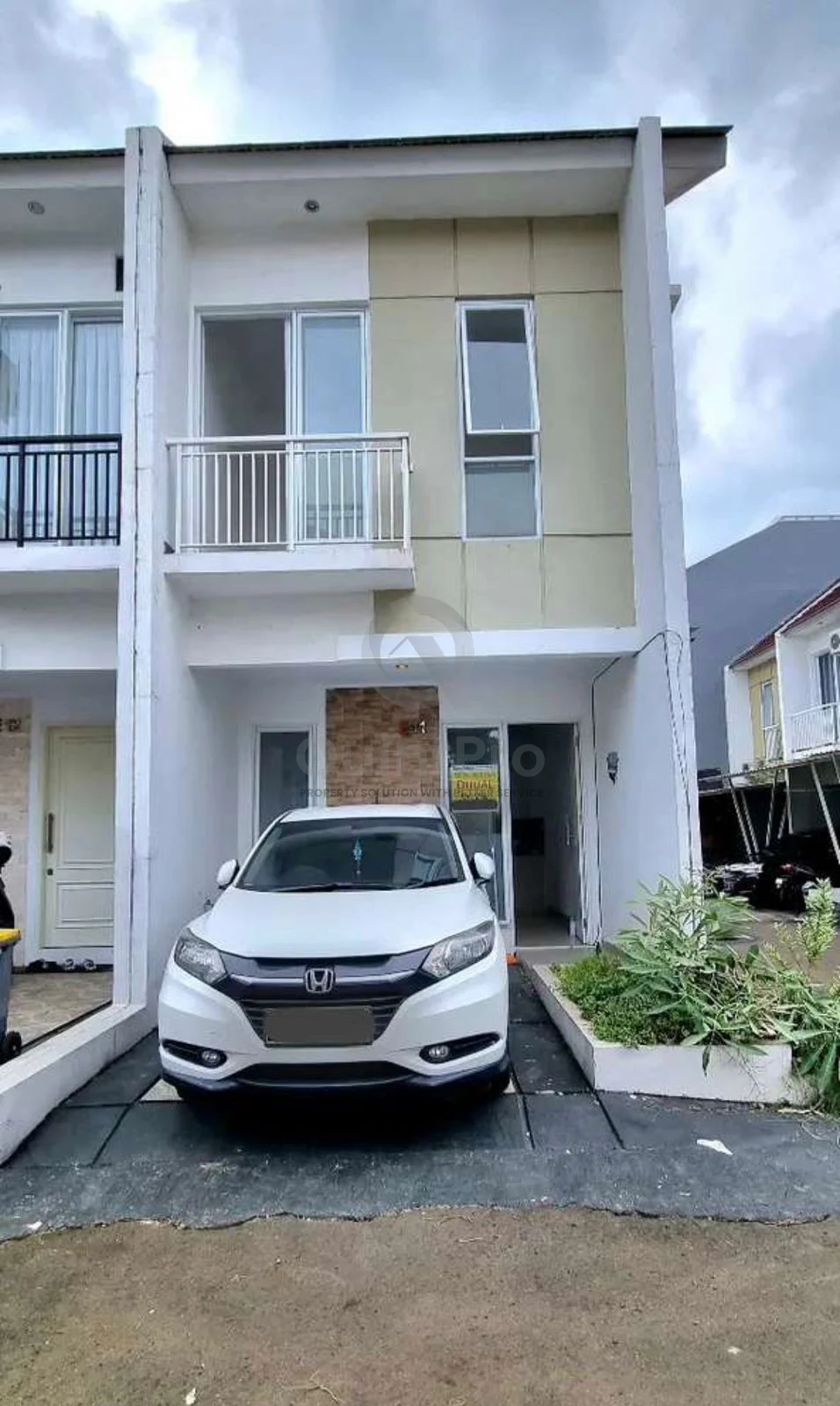 Rumah Hook 2KT 2 Lantai di Tria Adara Pamulang, 10 Menit Stasiun Sudimara SHM