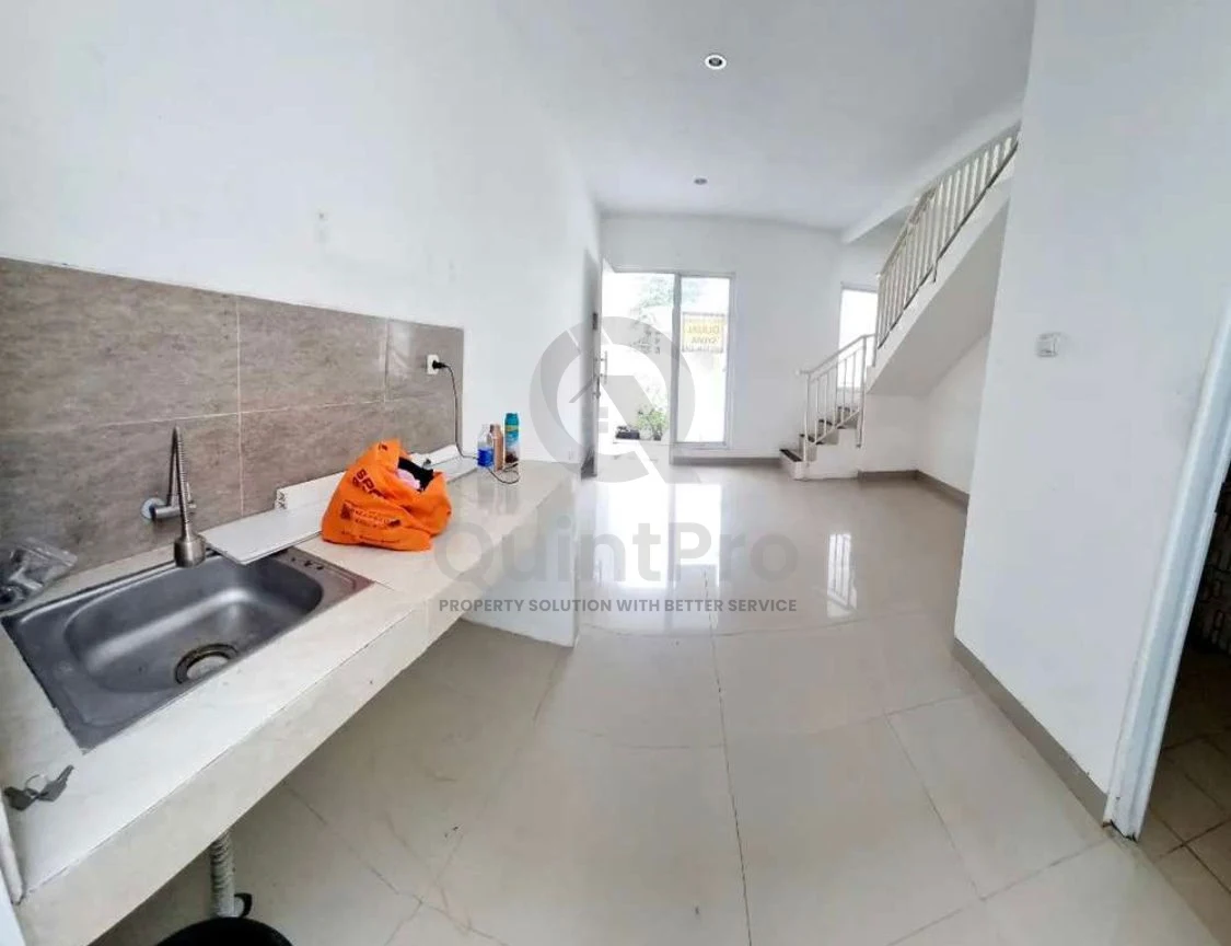 Rumah Hook 2KT 2 Lantai di Tria Adara Pamulang, 10 Menit Stasiun Sudimara SHM — foto 3
