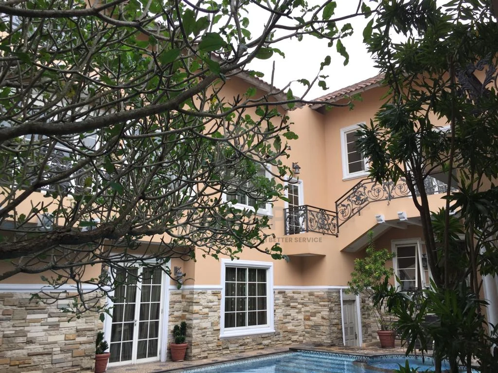 Rumah 5+1KT 625m² di Lippo Village Karawaci, 2 Lantai Kolam Renang SHM — foto 2