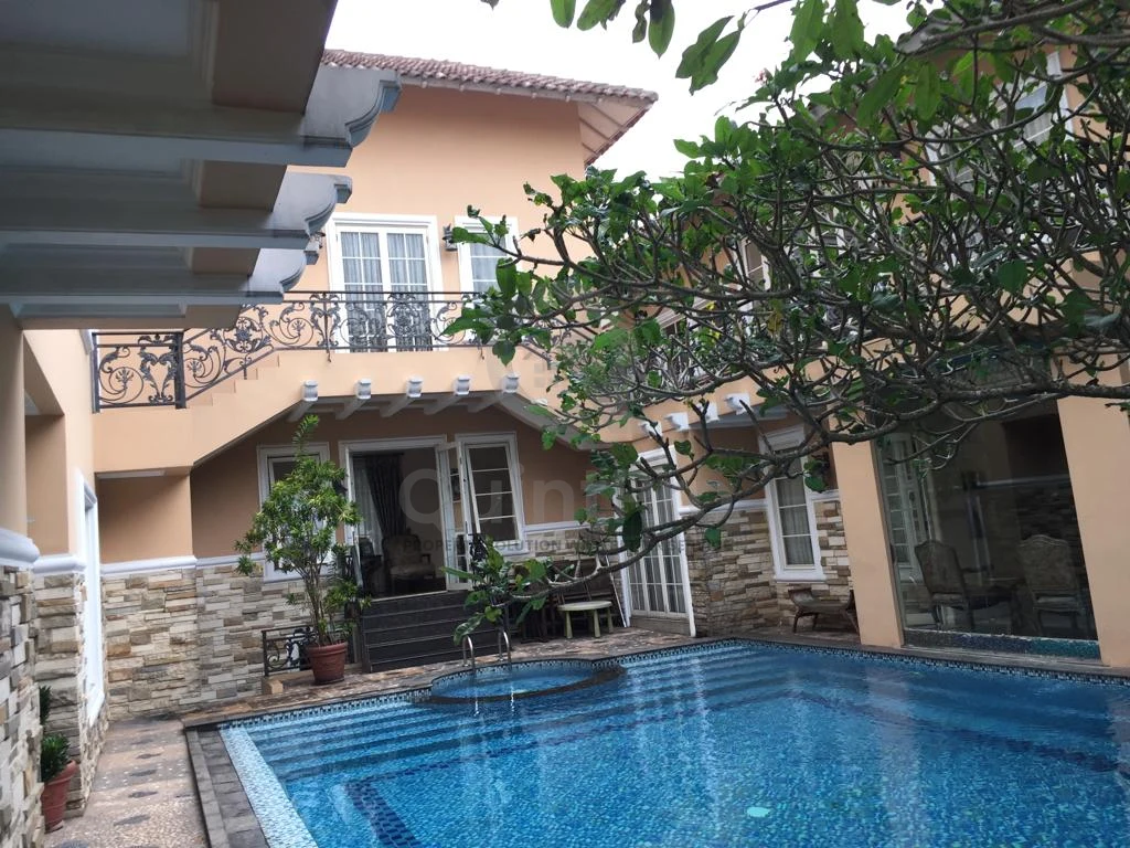 Rumah 5+1KT 625m² di Lippo Village Karawaci, 2 Lantai Kolam Renang SHM — foto 3