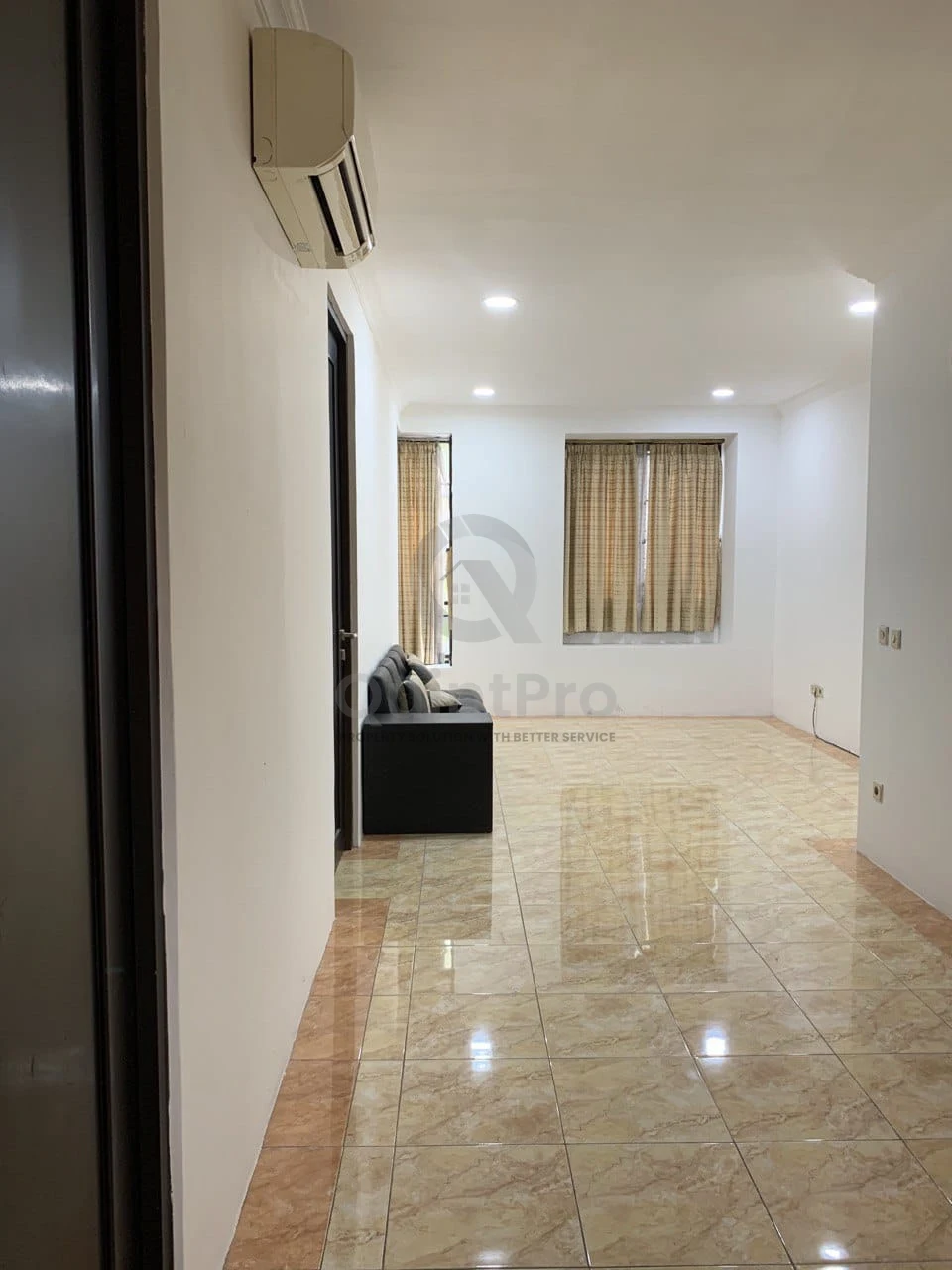 Rumah 2KT 136m² di Taman Kyoto Karawaci, 2 Lantai Renovasi SHM — foto 5