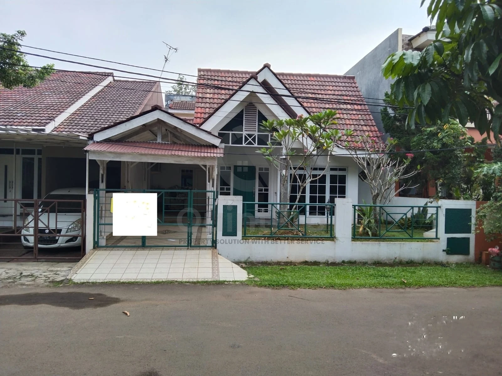 Rumah 3+1KT 250m² di Griyaloka BSD, Hadap Timur SHM Siap Huni