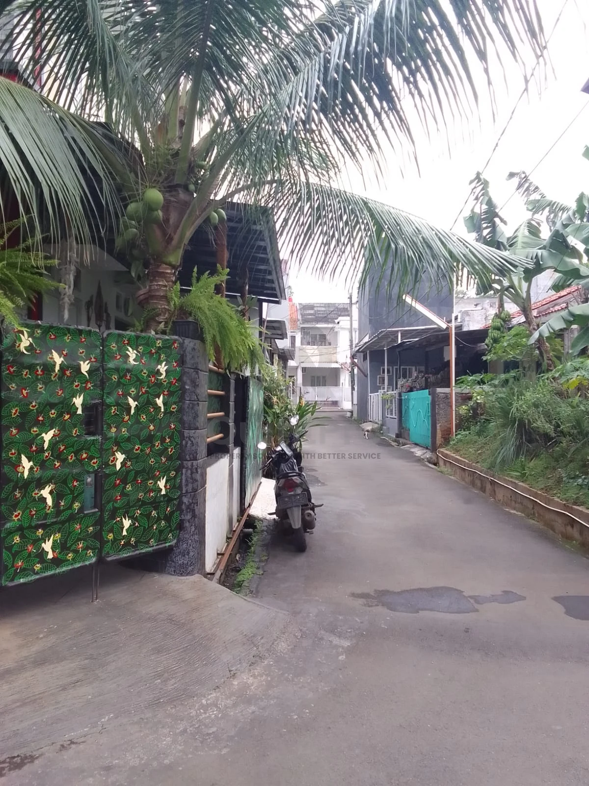 Rumah 3KT 140m² di Bintaro Kuricang, SHM Carport 2 Mobil Asri — foto 2