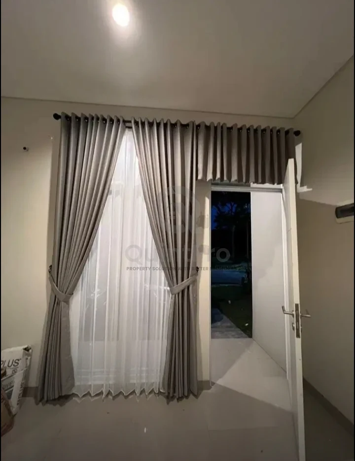 Rumah Modern 3KT di Serpong Lagoon Tangerang Selatan, Halaman Hijau Asri HGB — foto 3