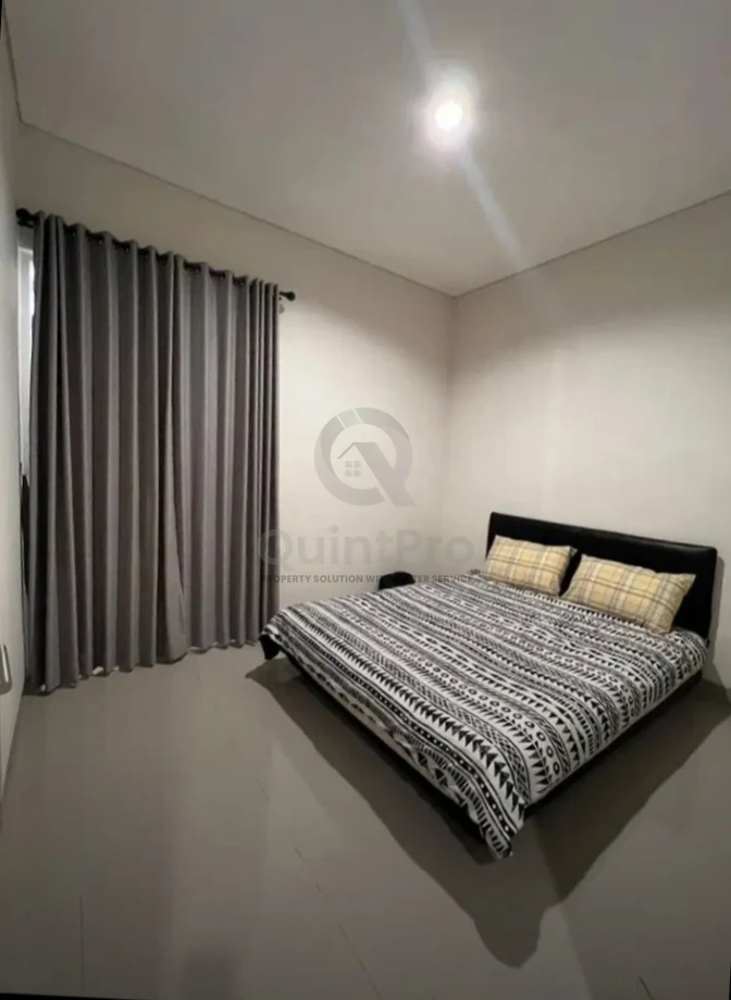 Rumah Modern 3KT di Serpong Lagoon Tangerang Selatan, Halaman Hijau Asri HGB — foto 4
