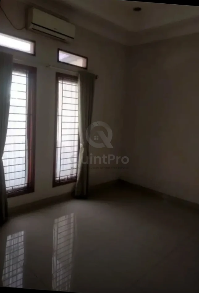 Rumah 3KT 112m² di Griya Loka BSD Tangerang, SHM Siap Huni — foto 4