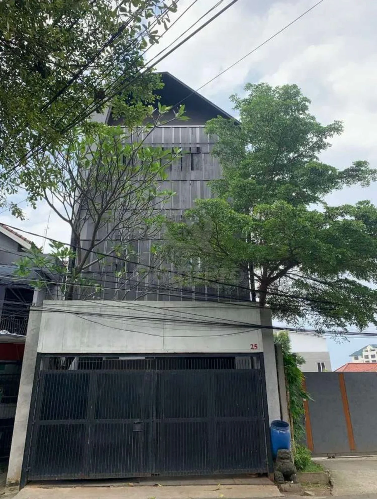 Rumah Modern 3KT 540m² di Taman Bukit Kemang, 2 Lantai Rooftop City View SHM