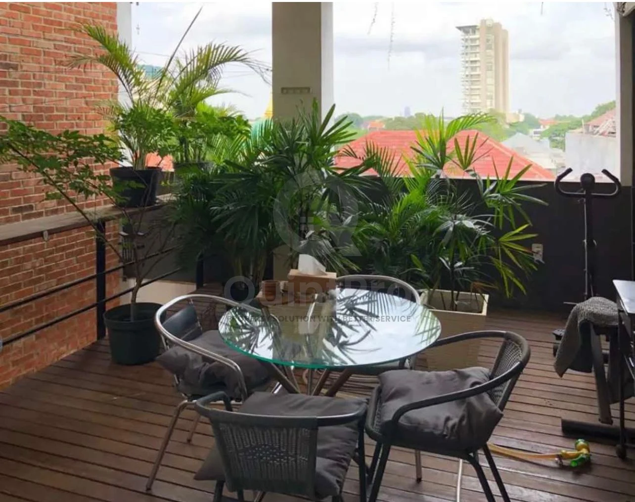 Rumah Modern 3KT 540m² di Taman Bukit Kemang, 2 Lantai Rooftop City View SHM — foto 3