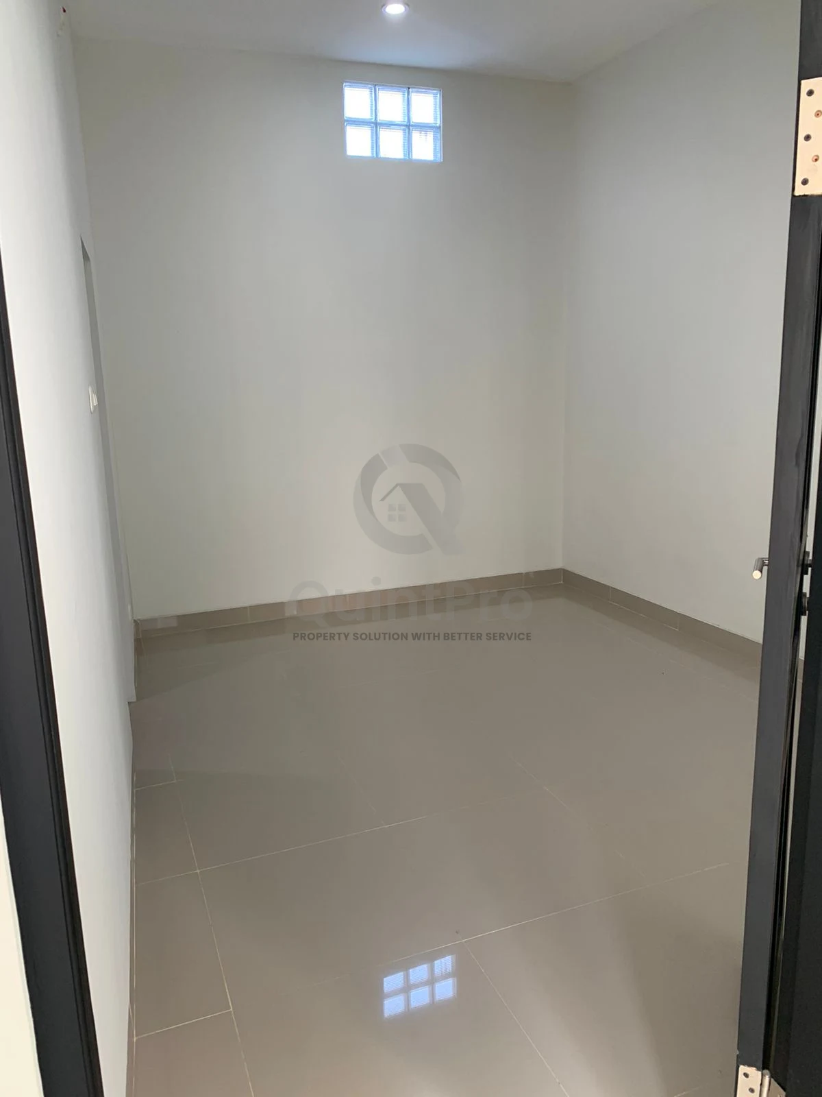 Rumah Modern 3+1KT di Pamulang Tangerang Selatan, Design Minimalis SHM — foto 5
