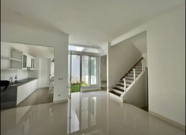 Rumah Modern 4KT di De Latinos BSD Tangerang Selatan, 2 Lantai SHM — foto 3