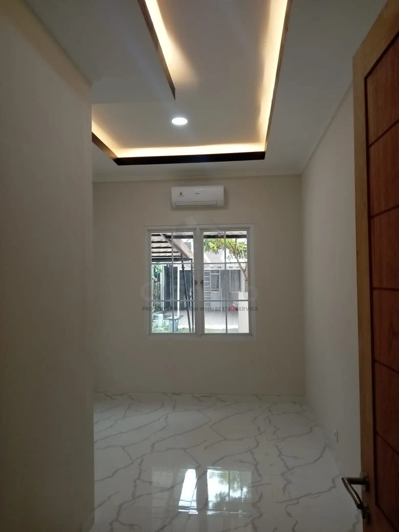 Rumah 2+1KT 112m² di Sevilla BSD, Modern Minimalis SHM Siap Huni — foto 3
