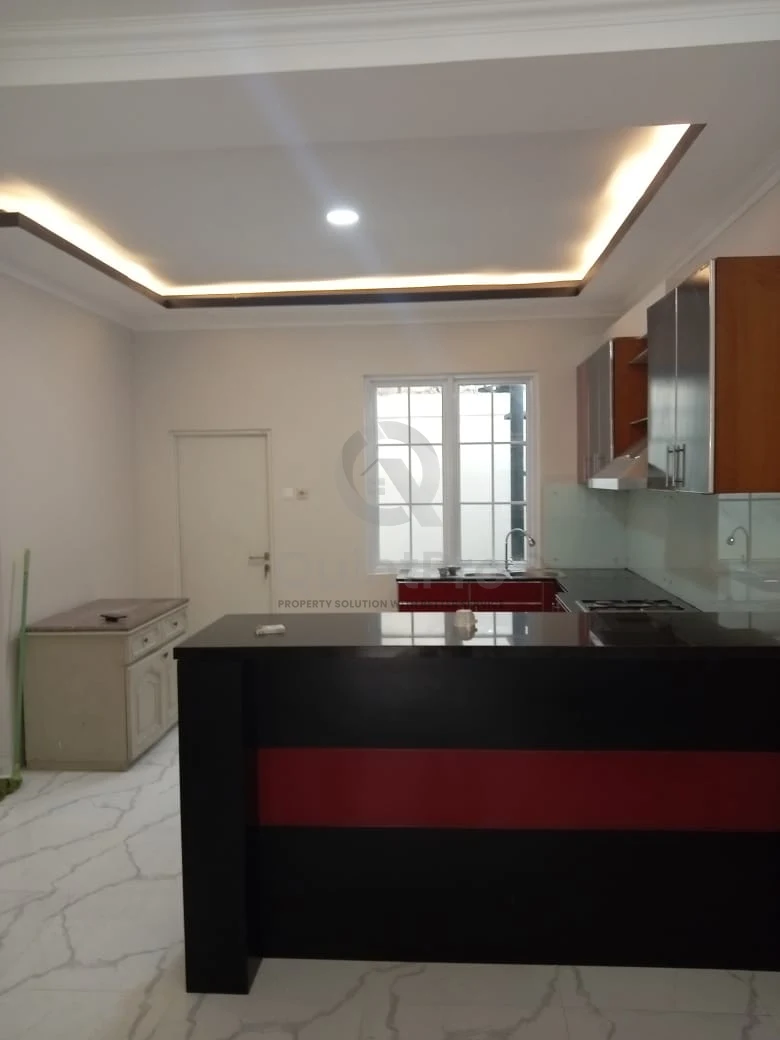 Rumah 2+1KT 112m² di Sevilla BSD, Modern Minimalis SHM Siap Huni — foto 4