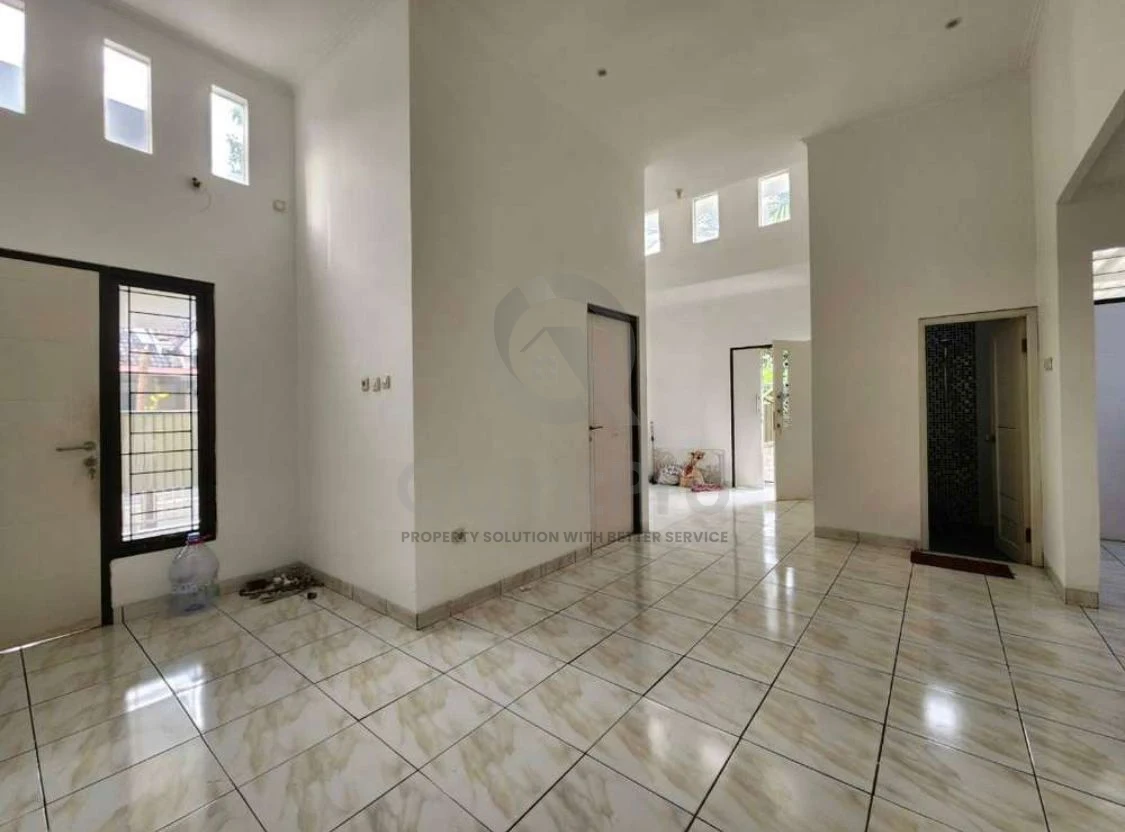 Rumah Hook 4KT di Nusa Loka BSD, 2 Lantai SHM 160m² Hadap Timur — foto 4