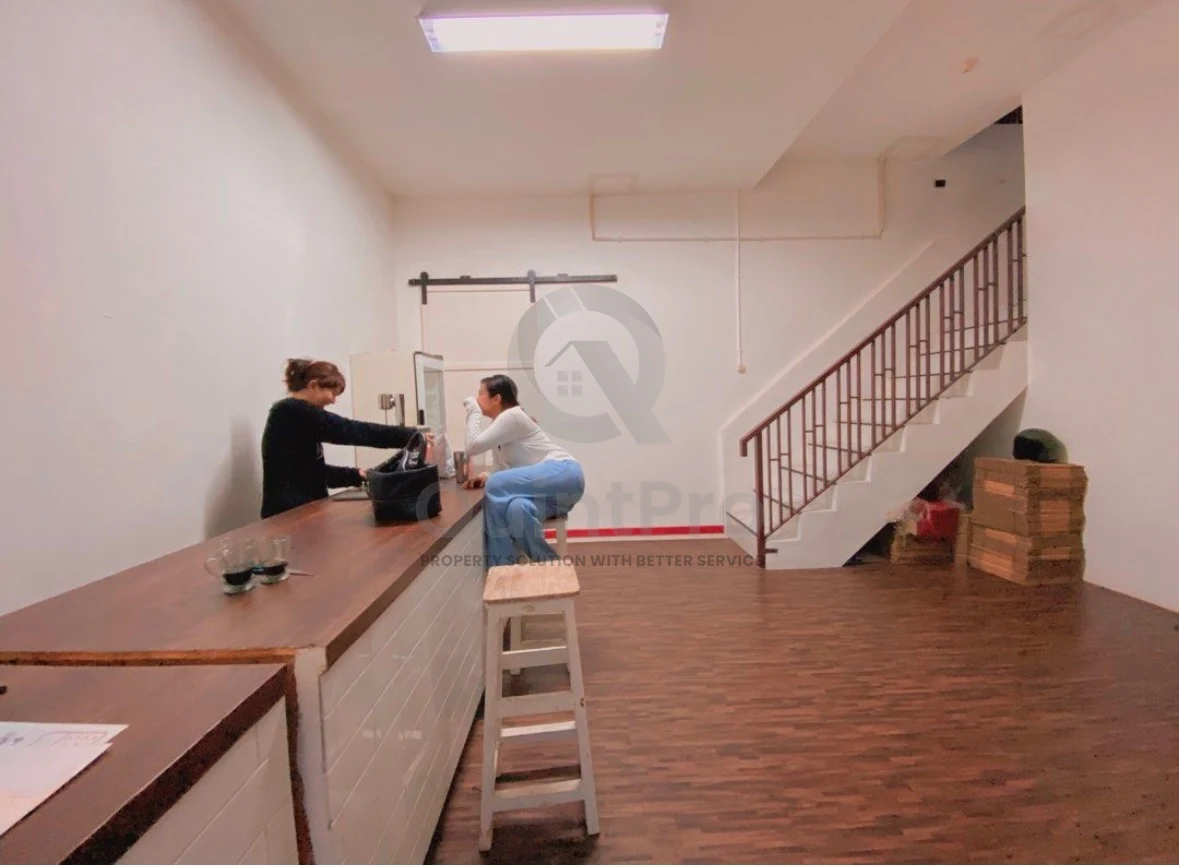 Rumah 3KT 2 Lantai Multi Fungsi Jakarta Selatan, 5 Menit Tol Joglo SHM Furnished — foto 2