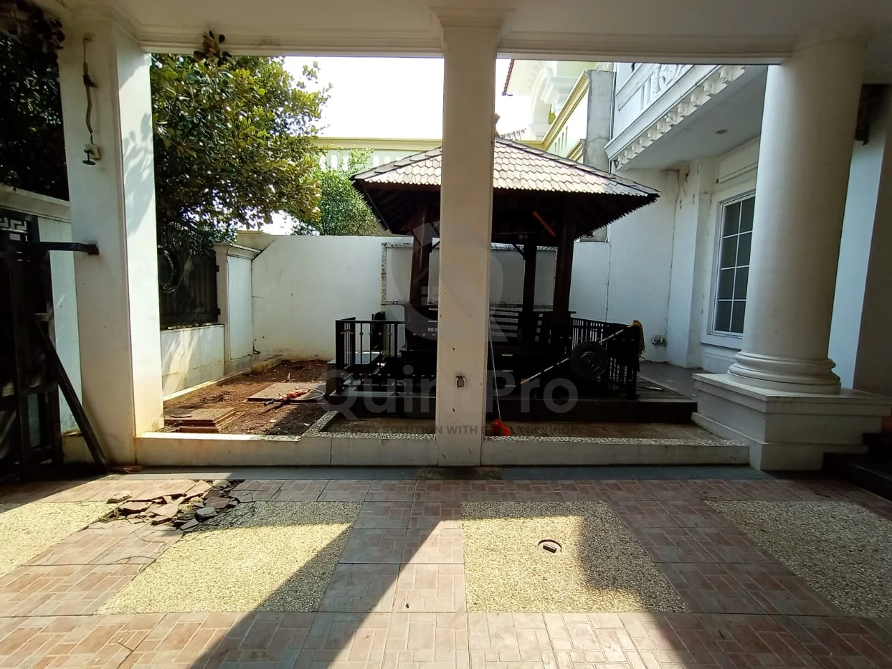 Rumah 5+2KT 300m² di Royal Residence Jakarta Timur, 2 Lantai SHM One Gate System — foto 2