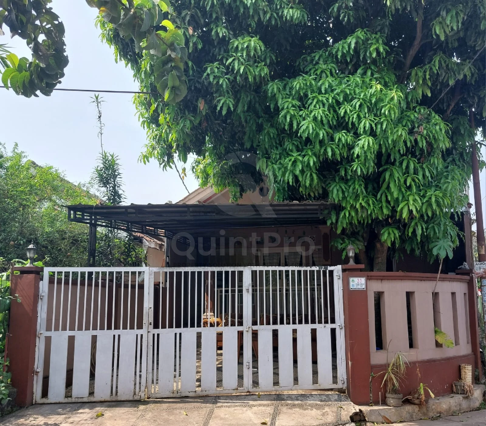 Rumah 2+2KT 148m² SHM di Rawabuntu BSD, Halaman Hijau Asri