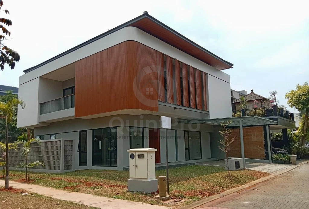 Rumah Modern 4+1KT di Foresta BSD, Tropical Design Halaman Asri PPJB — foto 2