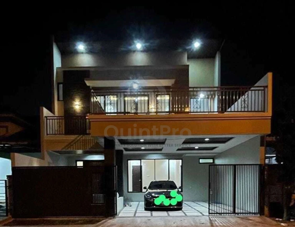 Rumah 4+1KT 300m² Kencana Loka BSD, Kolam Renang Parquet SHM