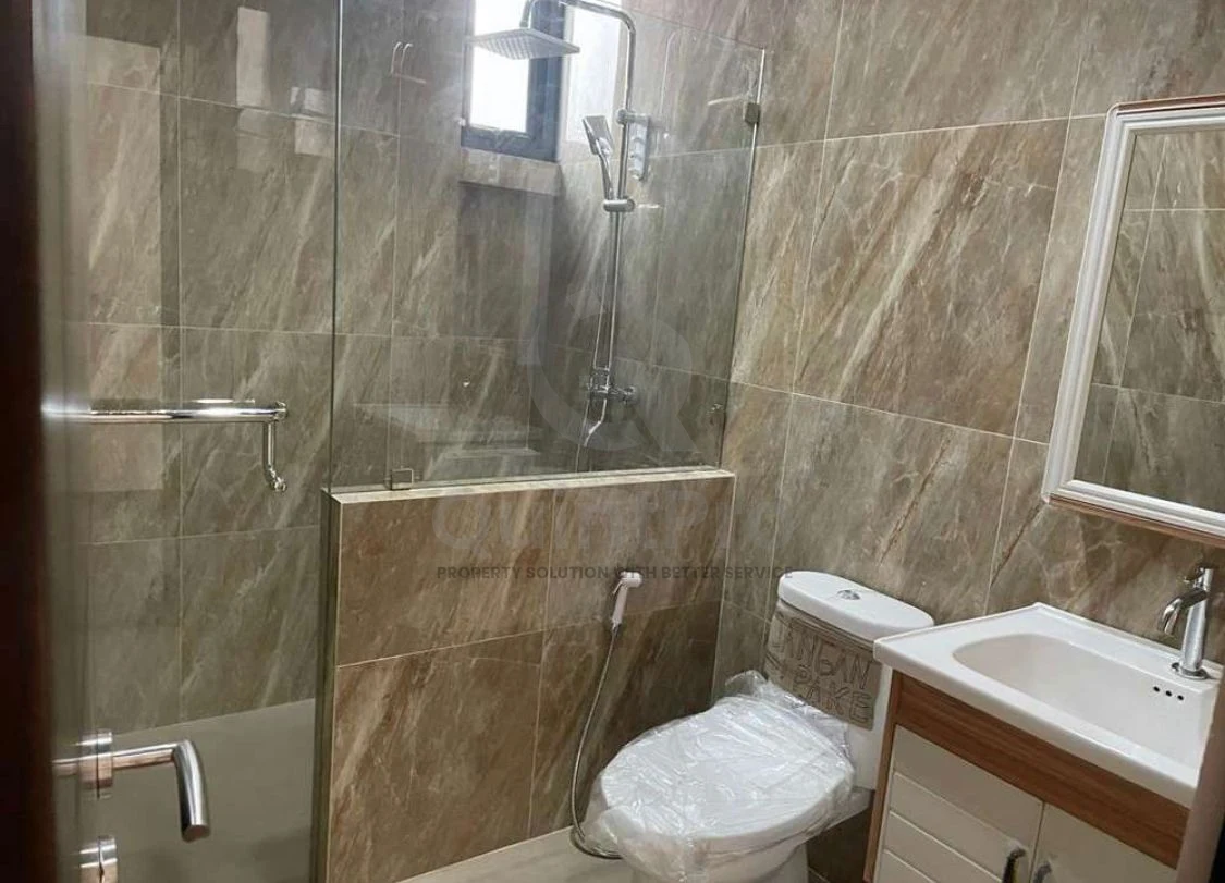 Rumah 4+1KT 300m² Kencana Loka BSD, Kolam Renang Parquet SHM — foto 2
