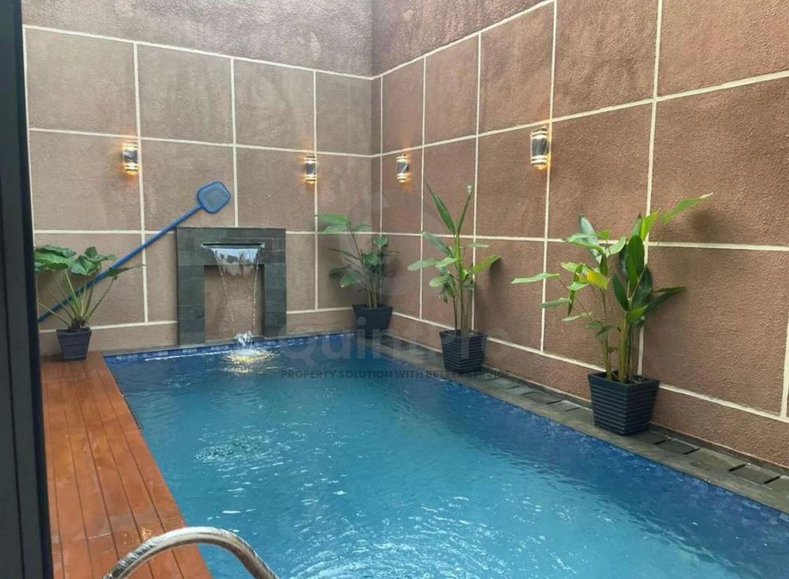 Rumah 4+1KT 300m² Kencana Loka BSD, Kolam Renang Parquet SHM — foto 4