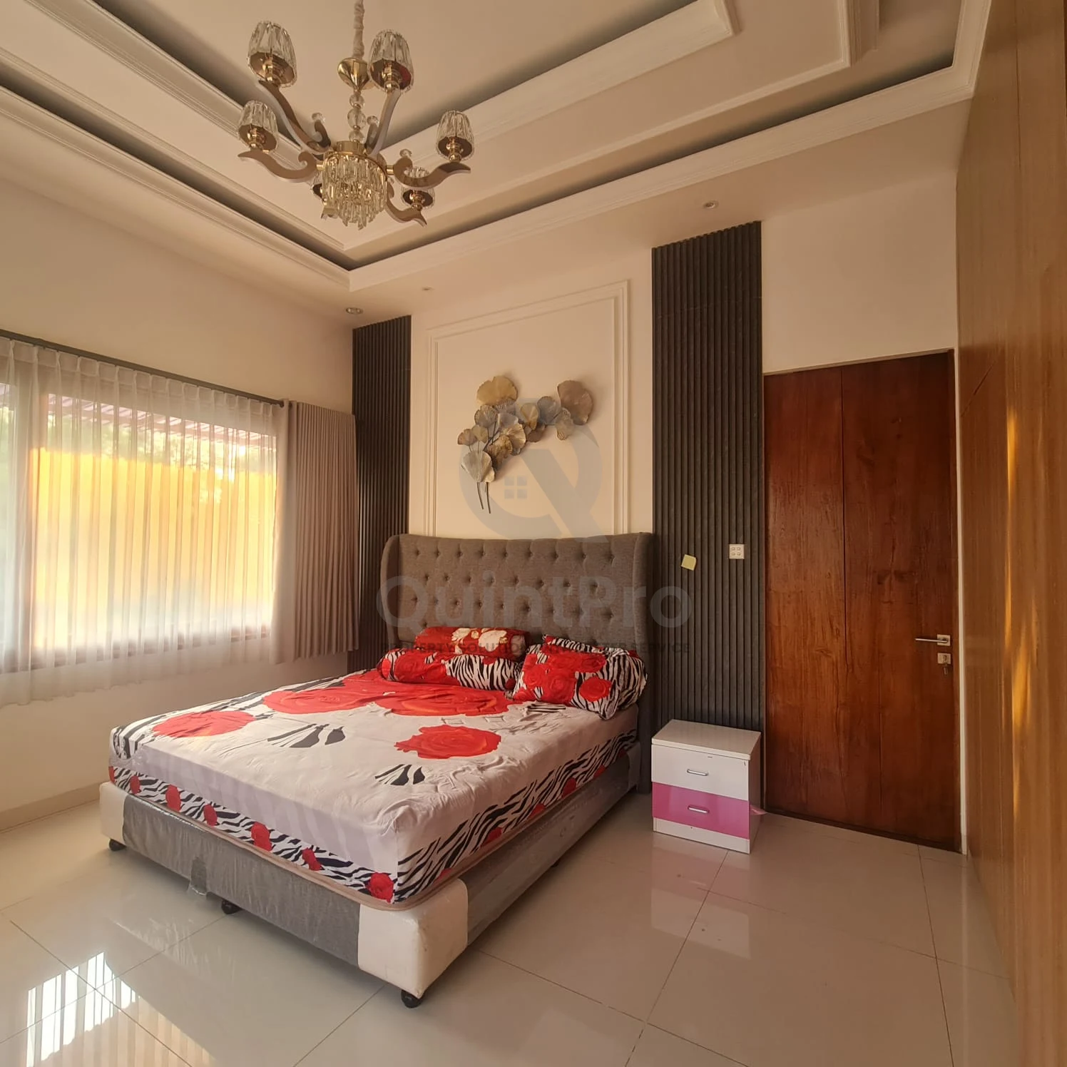 Rumah Hook 4+1KT di Caribbean Delatinos BSD, Halaman Luas 2 Lantai SHM — foto 2