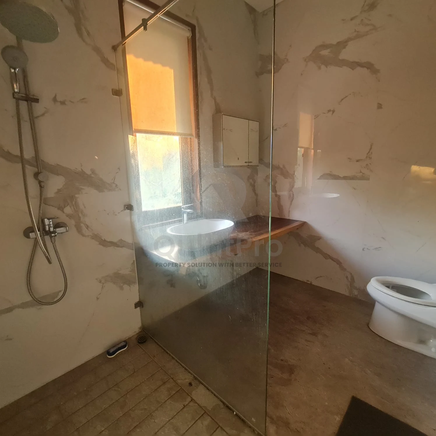 Rumah Hook 4+1KT di Caribbean Delatinos BSD, Halaman Luas 2 Lantai SHM — foto 4