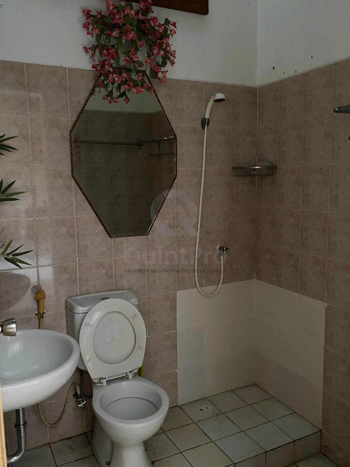 Rumah 2+1KT di Taman Crysant BSD, Halaman Hijau Asri SHM 187m² — foto 5