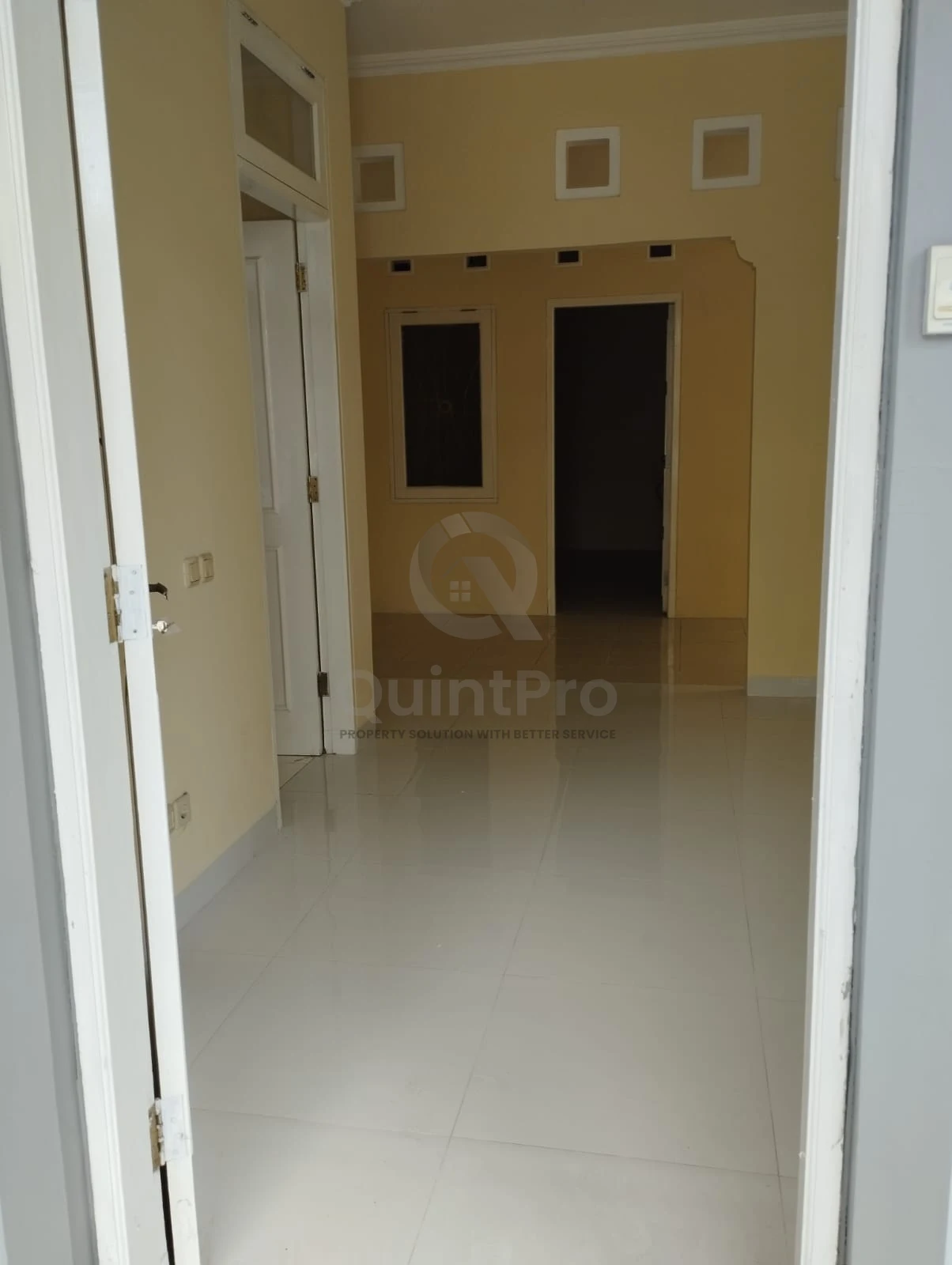 Rumah 3+1KT 2 Lantai di Taman Crysant Tangerang Selatan, SHM 135m² — foto 2