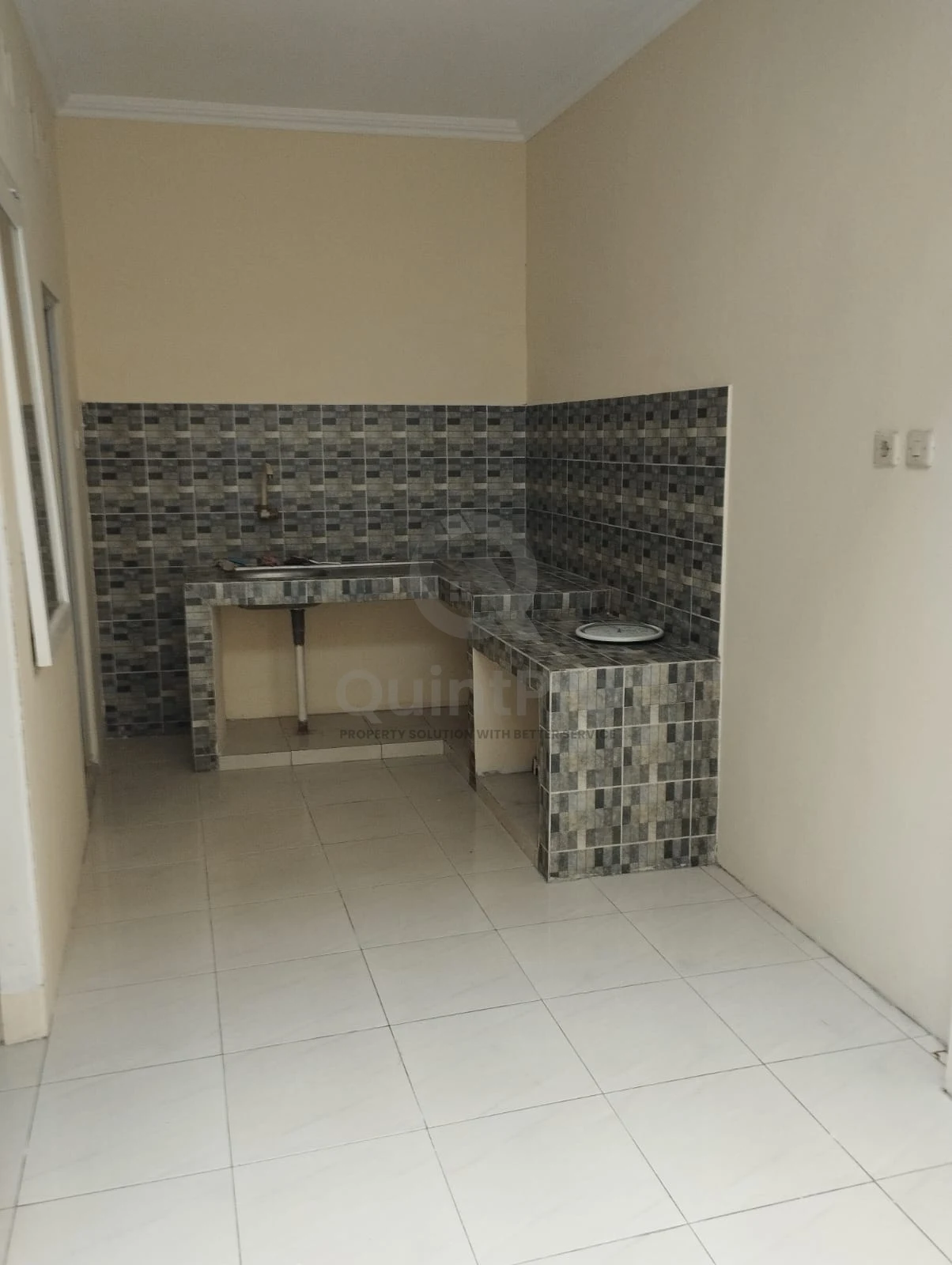 Rumah Dijual di Taman Crysant, 3KT — foto 7