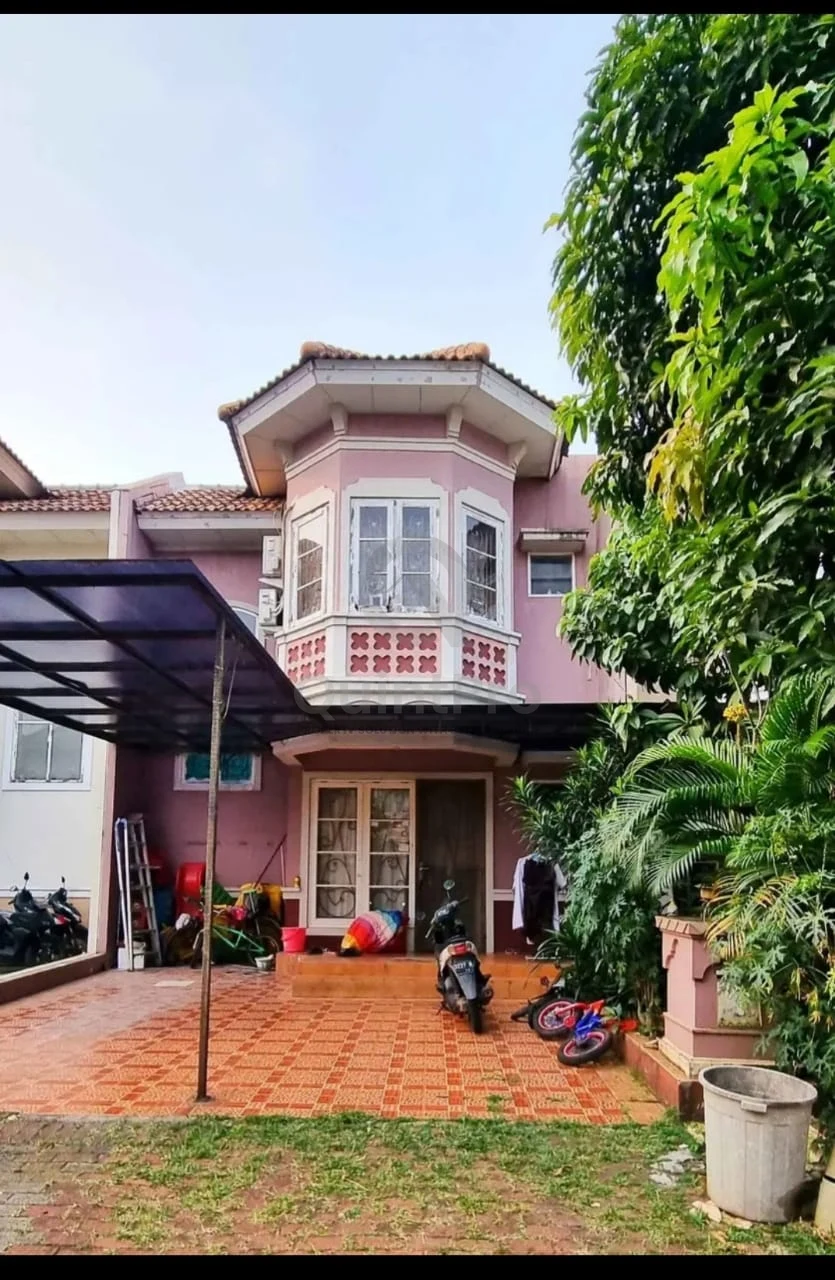 Rumah 4KT 144m² 2 Lantai di De Latinos BSD Tangerang, SHM Carport 2 Mobil