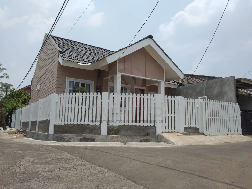 Rumah 3+1KT 131m² di Griya Loka BSD, Brand New SHM Carport 2 Mobil