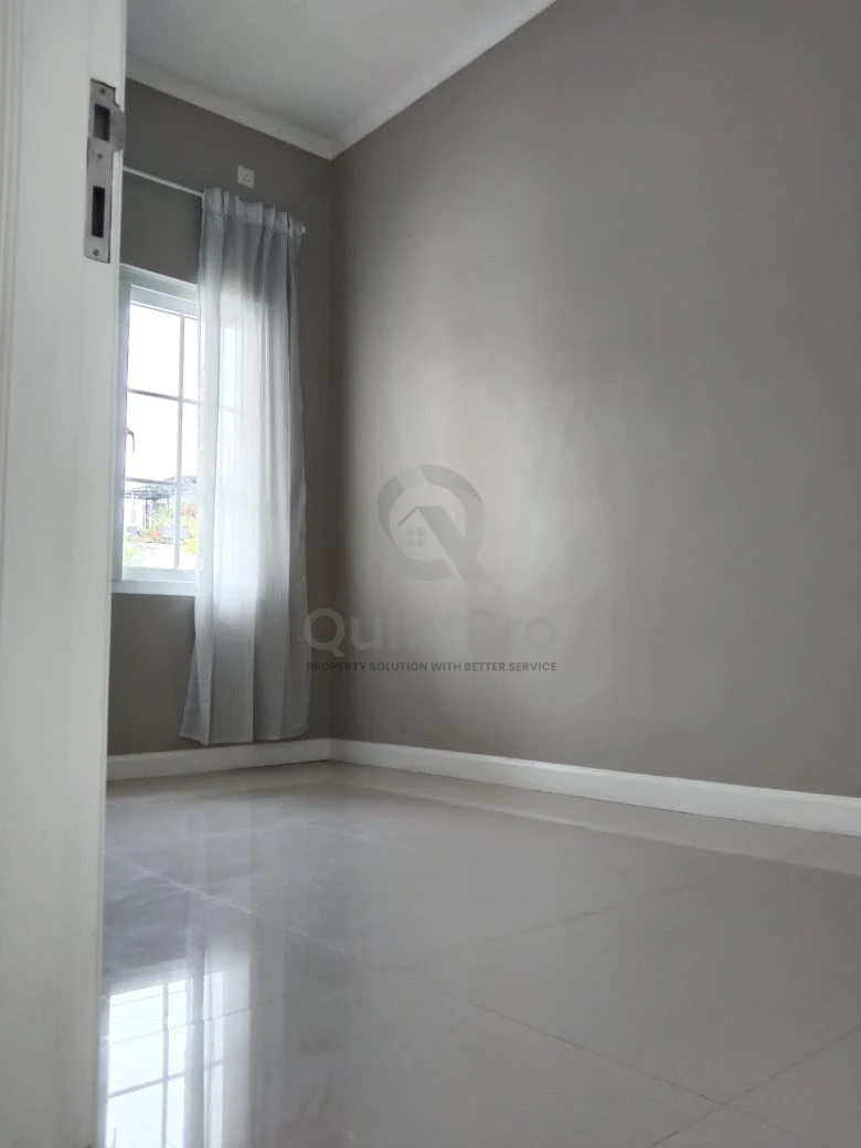 Rumah 3+1KT 131m² di Griya Loka BSD, Brand New SHM Carport 2 Mobil — foto 3