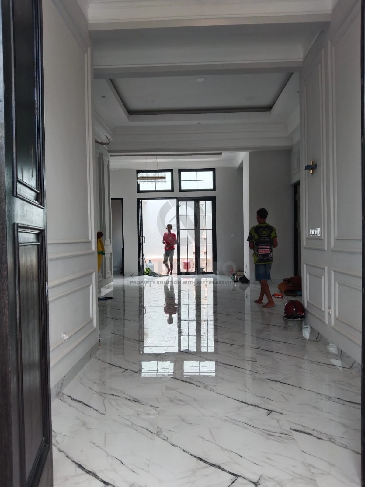 Rumah Modern 4+1KT di Kencana Loka BSD, Brand New SHM 200m² Granit — foto 2