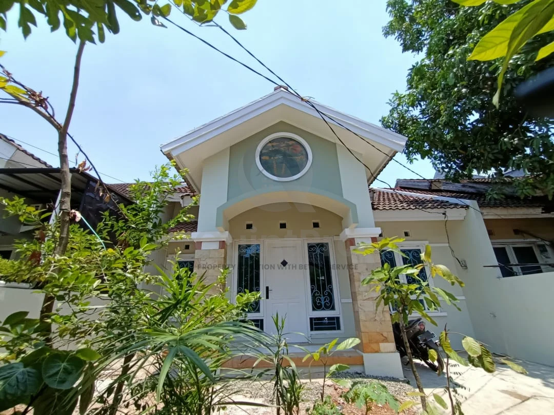 Rumah 3+1KT Serpong Paradise Tangerang Selatan, 2 Lantai SHM Asri — foto 2