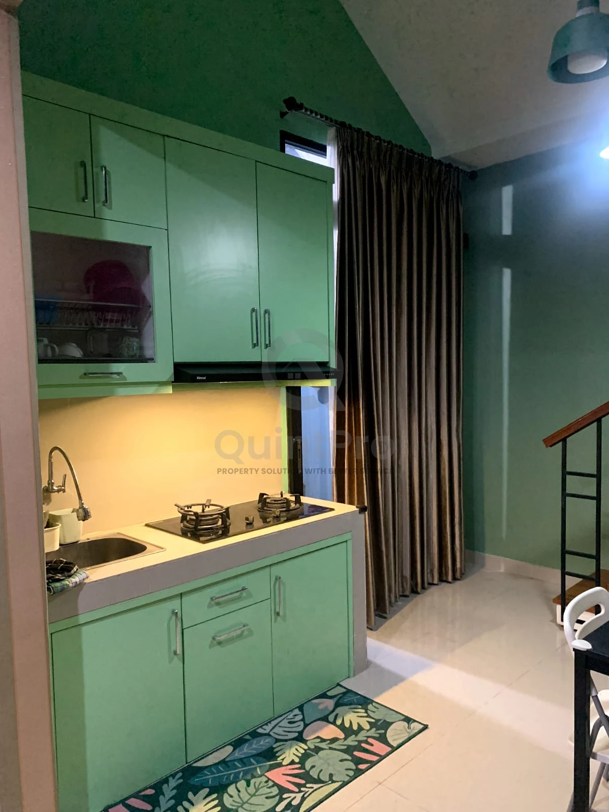 Rumah 3KT 2 Lantai di Flora Aryana Karawaci, Semi-Furnished SHM Lengkap — foto 5