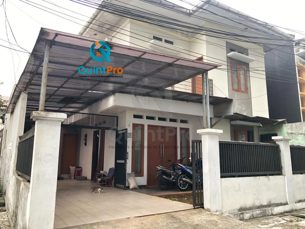 Rumah 3+3KT 2 Lantai di Tebet Jakarta Selatan, 5 Menit Stasiun Tebet SHM