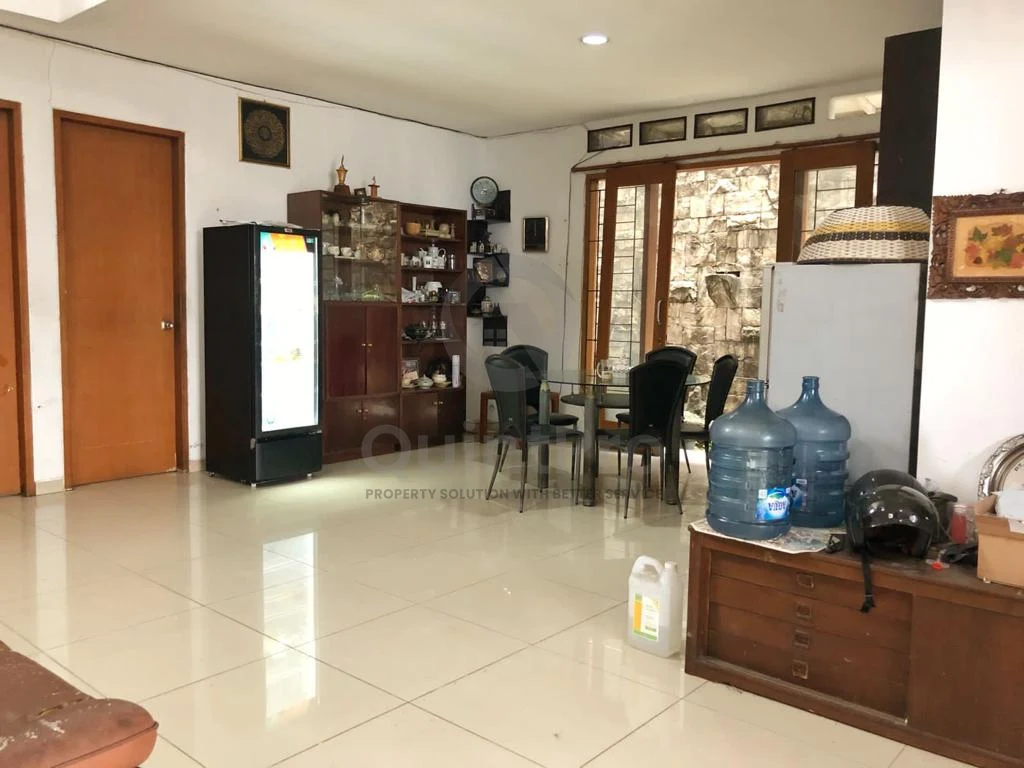Rumah 3+3KT 2 Lantai di Tebet Jakarta Selatan, 5 Menit Stasiun Tebet SHM — foto 4