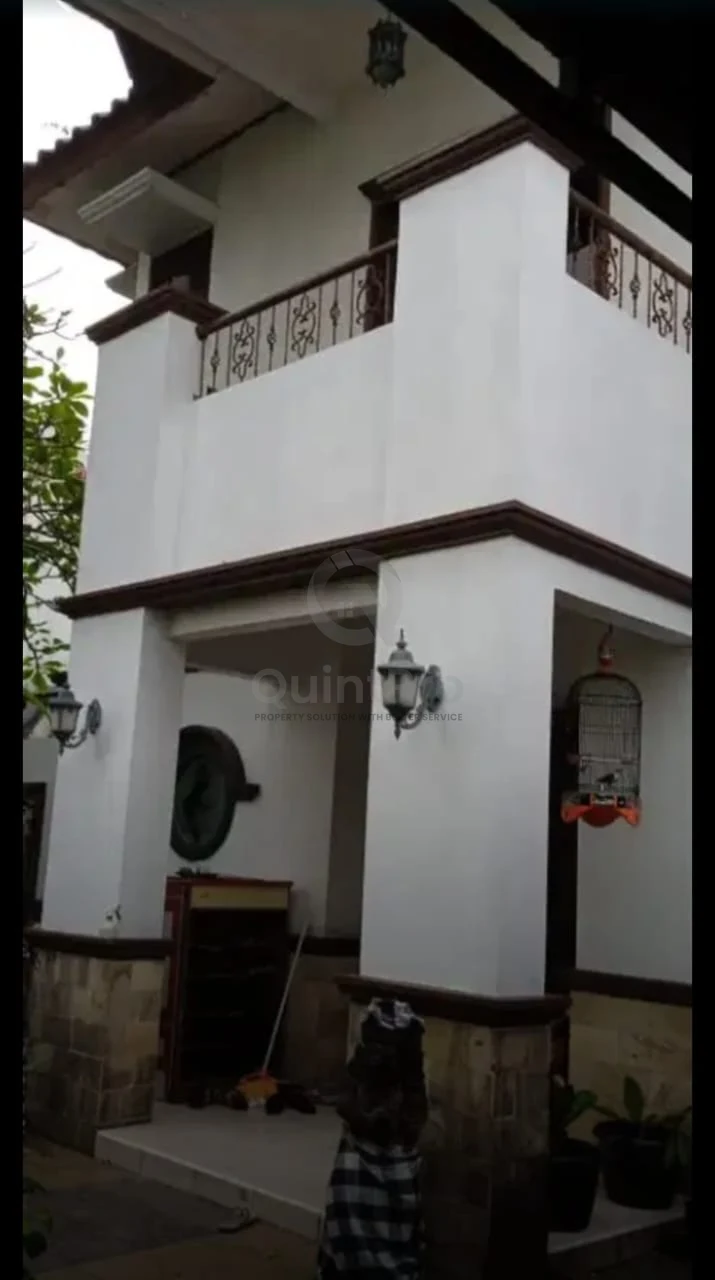 Rumah 4+1KT di Kencana Loka BSD, 2 Lantai SHM Halaman Asri — foto 2