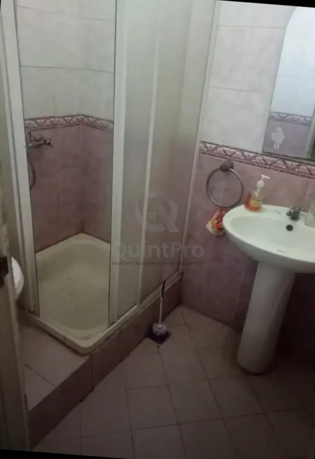 Rumah 4+1KT di Kencana Loka BSD, 2 Lantai SHM Halaman Asri — foto 3