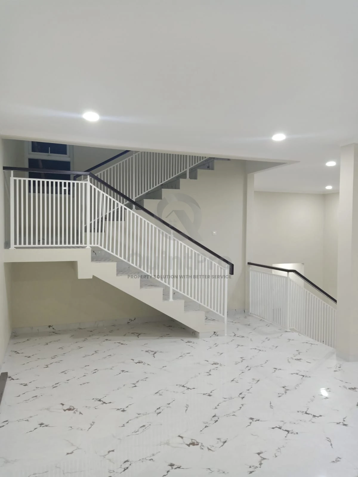 Rumah Hook 4+1KT Modern Minimalis di The Green BSD, 2 Lantai PPJB — foto 4