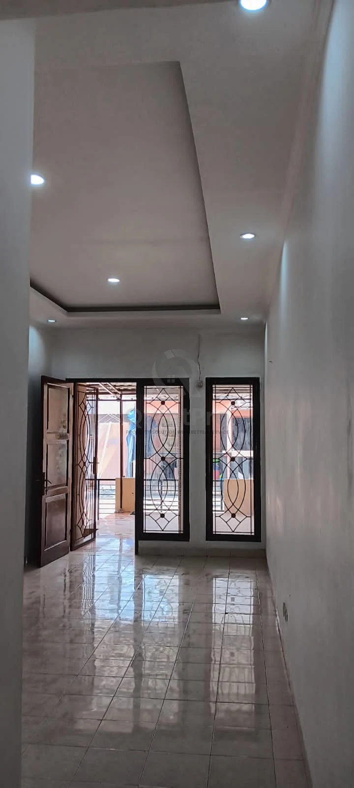Rumah 2KT Modern Minimalis di Serpong Park Serpong, SHM 90m² Siap Huni — foto 2