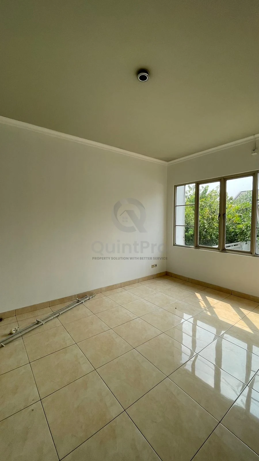Rumah 3KT 260m² di Caribbean DeLatinos BSD, 2 Lantai SHM Carport — foto 2