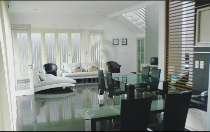 Rumah 3+1KT Disewa di Provence Suite BSD, 2 Lantai Modern Furnished SHM — foto 3