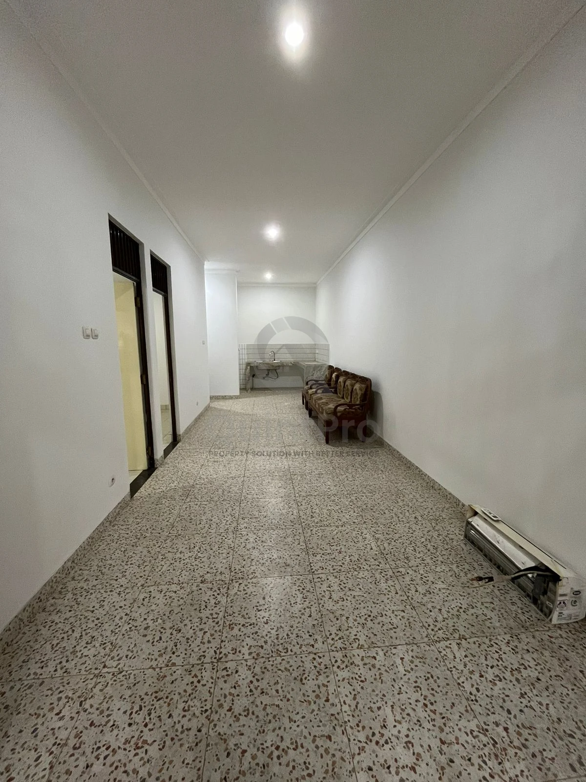 Rumah 2KT Disewa di Kencana Loka BSD, SHM 86m² Akses Mudah — foto 2